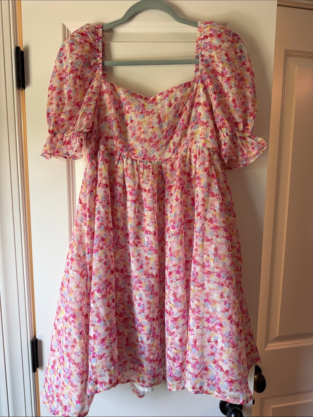 Pink Floral Midi Dress with Puff Sleeves